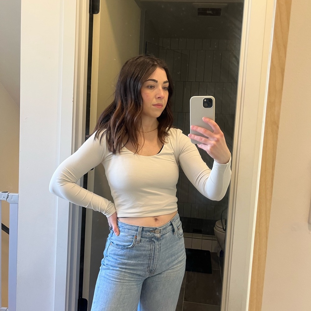 Babaton contour scoop neck cropped long sleeve in off white